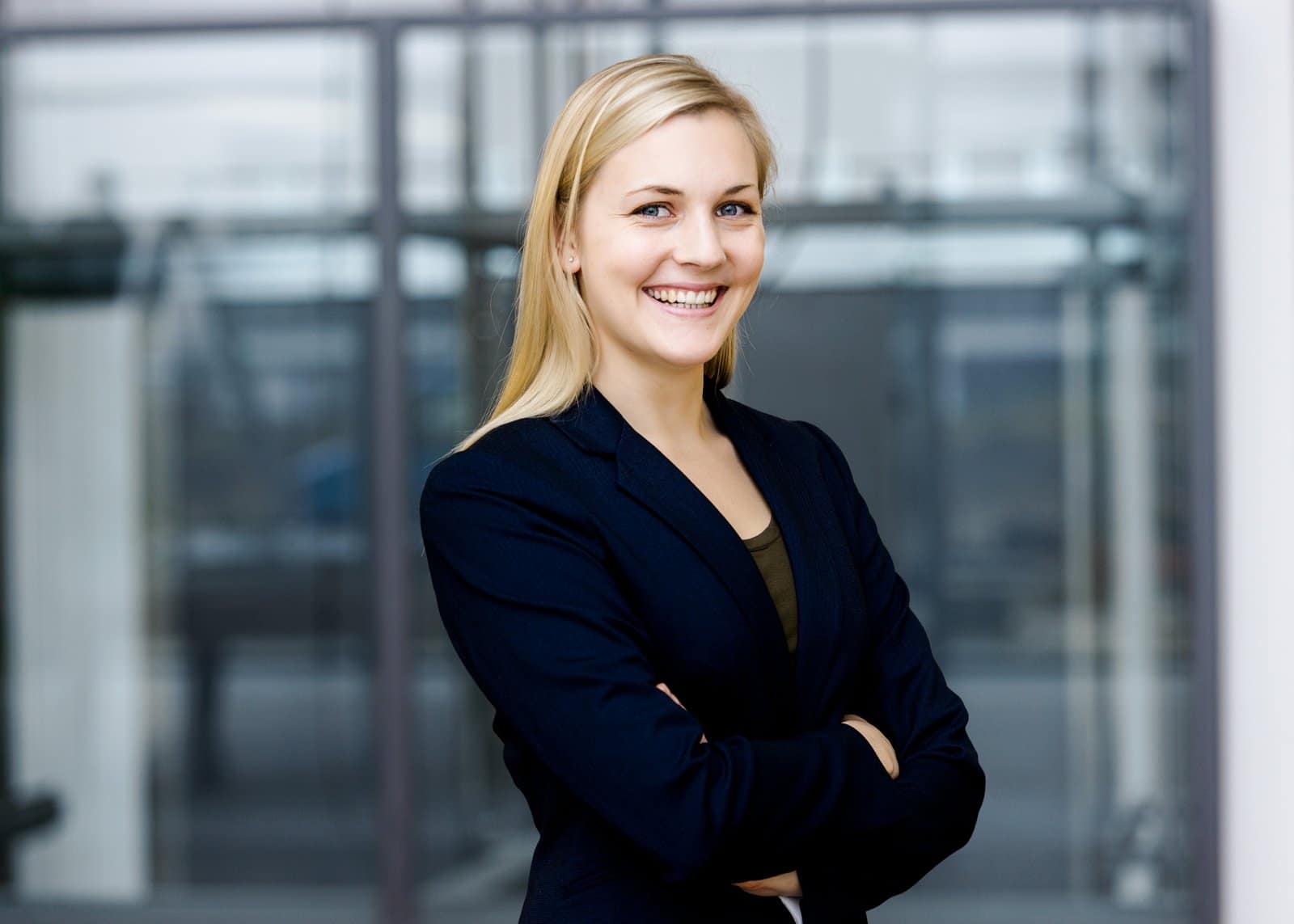 BUSINESS-PORTRAITS-MUENCHEN_Indoor_S-F_00077FAVORIT BUSINESS PORTRAITS MUENCHEN Indoor S F 00077FAVORIT