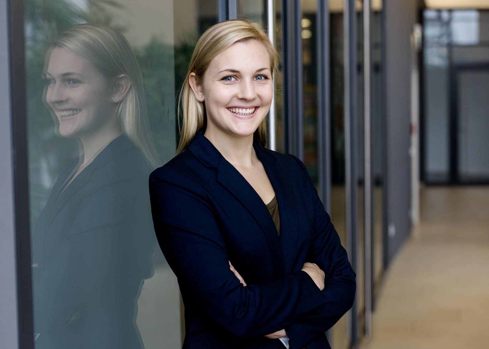 BUSINESS-PORTRAITS-MUENCHEN_Indoor_S-F_00112FAVORIT BUSINESS PORTRAITS MUENCHEN Indoor S F 00112FAVORIT