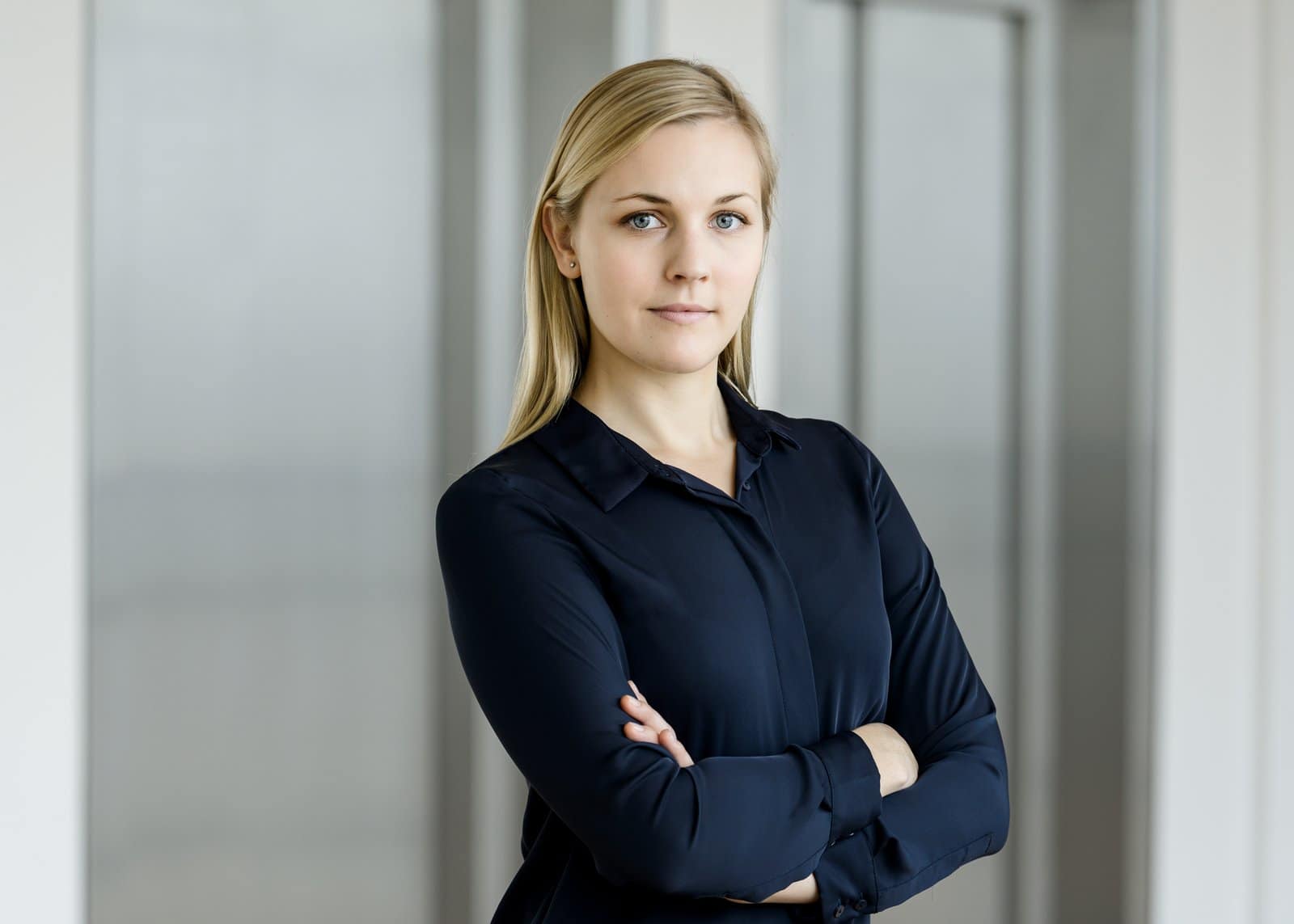 BUSINESS-PORTRAITS-MUENCHEN_Indoor_S-F_00389FAVORIT BUSINESS PORTRAITS MUENCHEN Indoor S F 00389FAVORIT